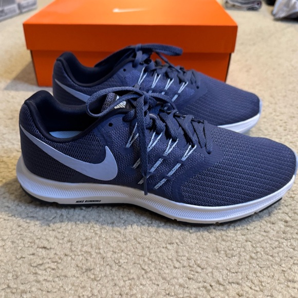 Women’s Nike Run Swift Shoes - NIB - size 9 - Picture 8 of 8